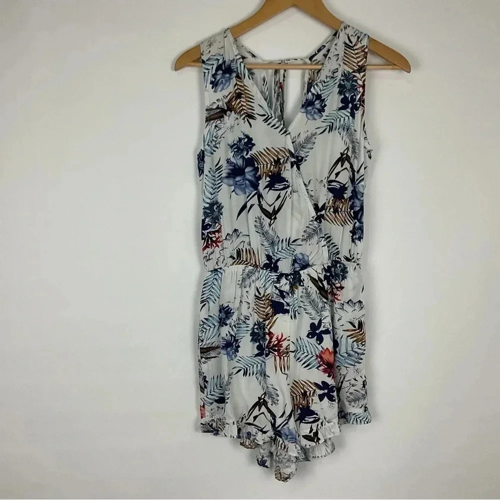 Hem & Thread Floral Tropical Print Romper Size Small